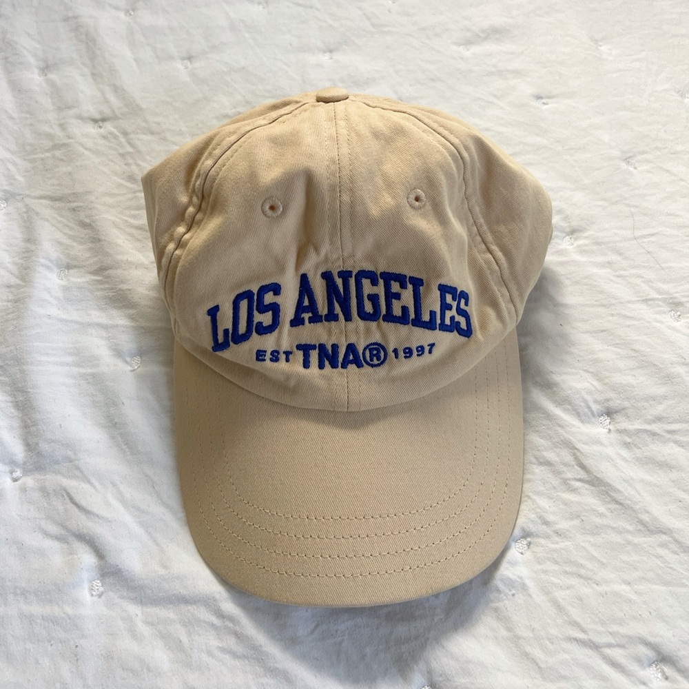 Aritzia TNA Los Angeles Beige Cap